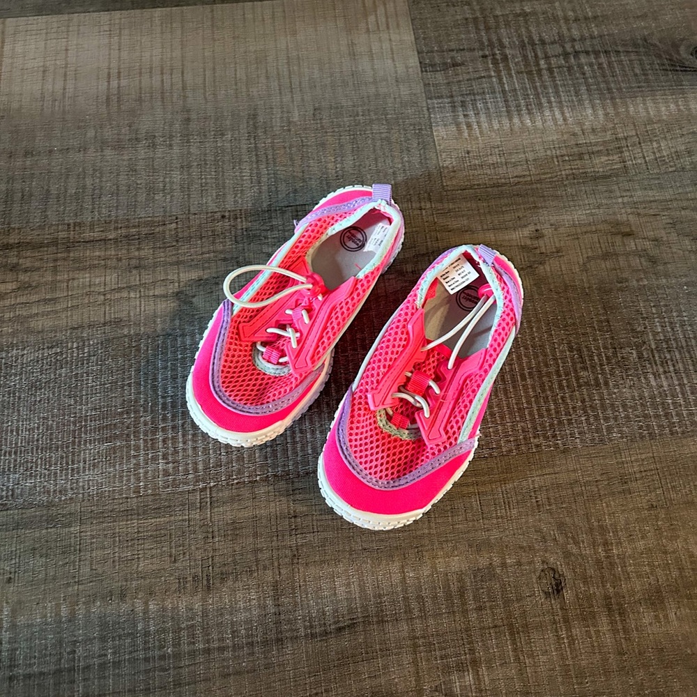 Toddler water shoes Size 9-10 - Picture 2 of 3
